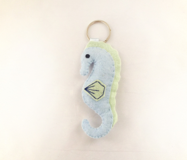 seahorse-backpack-keychain-sea-horse-felt-plush-keyring-sea-horse-keychain-gift-for-kids-children-birthday-gift-cute-seahorse-keyring-little-seahorse-bag-charm-felt-seahorse-backpack-charm-0