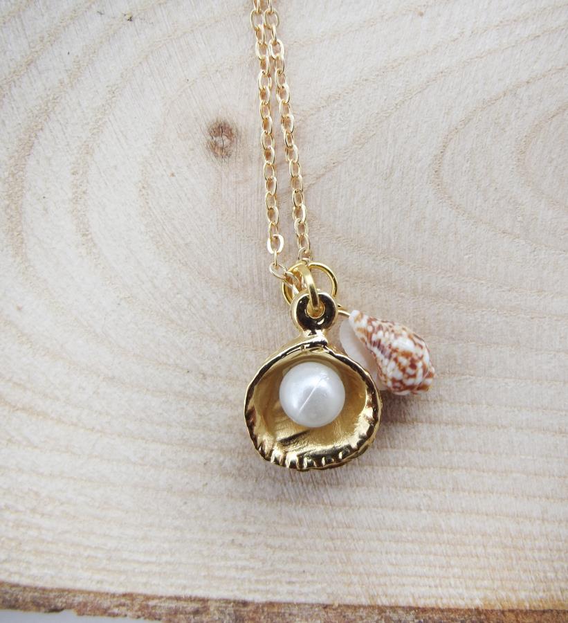 sea-shell-necklace-gold-plated-brass-conch-shell-pendant-necklace-beach-necklace-sea-shell-charm-necklace-scallop-shell-with-pearl-charm-necklace-gift-for-women-bff-gift-ideas-gift-for-girl-pearl-pendant-necklace-for-her-summer-style-summer-look-0