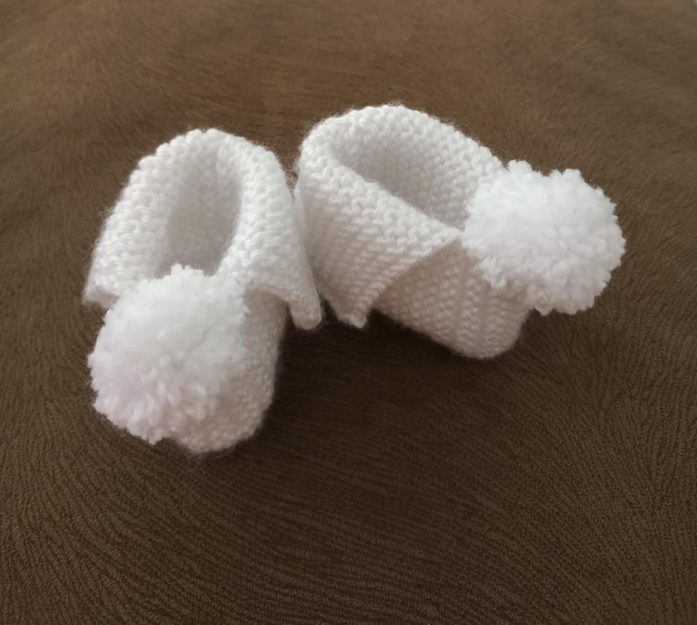white-pom-pom-baby-knitted-booties-crocheted-booties-for-newborn-white-booties-hand-knit-boy-booties-unisex-booties-baby-shower-gift-booties-0-3-month-baby-kniteed-shoes-0