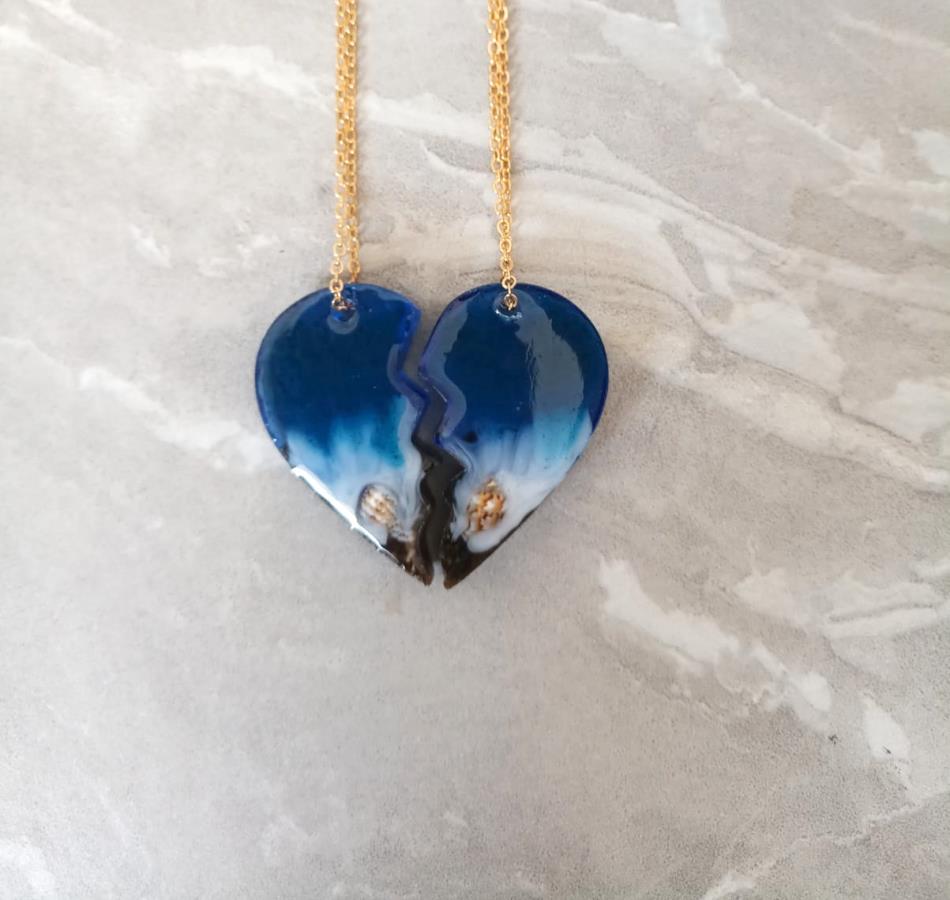 ocean-epoxy-heart-necklace-resin-heart-necklace-blue-t-wo-piece-of-one-heart-necklace-half-heart-charm-necklace-for-him-her-broken-heart-pendant-necklace-gift-for-girlfriend-womens-jewelry-0