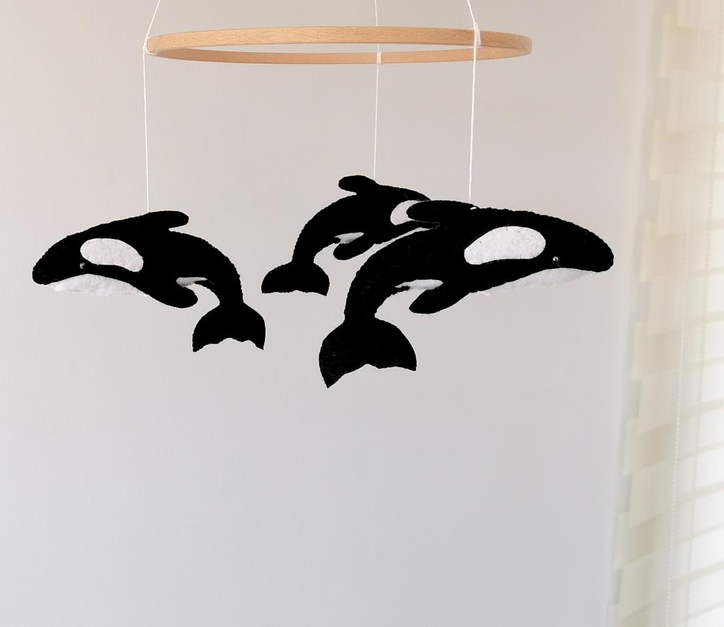 orca-whale-baby-crib-mobile-for-nursery-felt-killer-whale-cot-mobile-neutral-ocean-baby-mobile-handmade-felt-whale-crib-mobile-nautical-mobile-sea-animals-cot-mobile-decor-baby-showr-gift-mobile-present-for-newborn-ocean-theme-crib-mobile-mobile-for-infant-orca-ceiling-mobile-orca-hanging-mobile-0