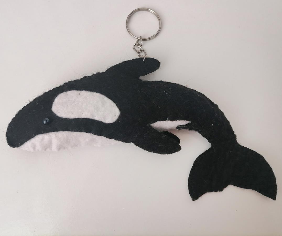 felt-orca-keychain-bag-accessories-ocean-charm-keychain-andmade-sea-creatures-keychain-gift-plush-sewing-under-the-sea-keychain-handmade-handcrafted-nautical-keychain-0