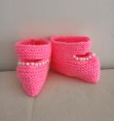 baby-girl-knitted-booties-with-beads-pink-hand-knit-booties-crocheted-baby-bow