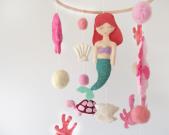 mermaid-baby-mobile-sir-ne-mobile-b-b-pink-ocean-crib-mobile-sea-cot-mobile-mobile-b-b-sir-ne-meerjungfrau-baby-handy-m-vil-beb-sirena-baby-shower-gift-mobile-for-infant-felt-nautical-world-mobile-girl-baby-mobile-mermaid-mobile-nursery-decor-baby-girl-room-mer-oc-an-mobile-b-b-4