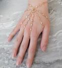 diamond-cz-bezer-finger-bracelet-gold-a-lot-cz-crystal-hand-chain-bracelet-swarovski-sklaven-armband-harness-hand-bracelet-oriental-dance-bracelet-handmade-rhinestones-bracelet-cubic-zirconia-bracelet-multiple-cz-diamond-finger-chain-bracelet-bracelet-attached-ring-gold-crystal-bracelet-festival-party-sparkly-bracelet-christmas-gift-love-bangle-bracelet-finger-kette-fingering-armband-zirkonia-kristall-sklaven-armband-1