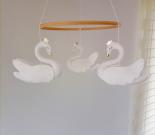 handmade-handcrafted-swan-nursery-mobile-felt-white-princess-swanbaby-girl-crib-mobile-schwan-baby-handy-kinderbett-swan-nursery-decor-swan-baby-cot-mobile-baby-girl-newborn-gift-baby-shower-gift-baby-girl-swan-bedroom-hanging-mobile-ceiling-mobile-present-for-infant-2
